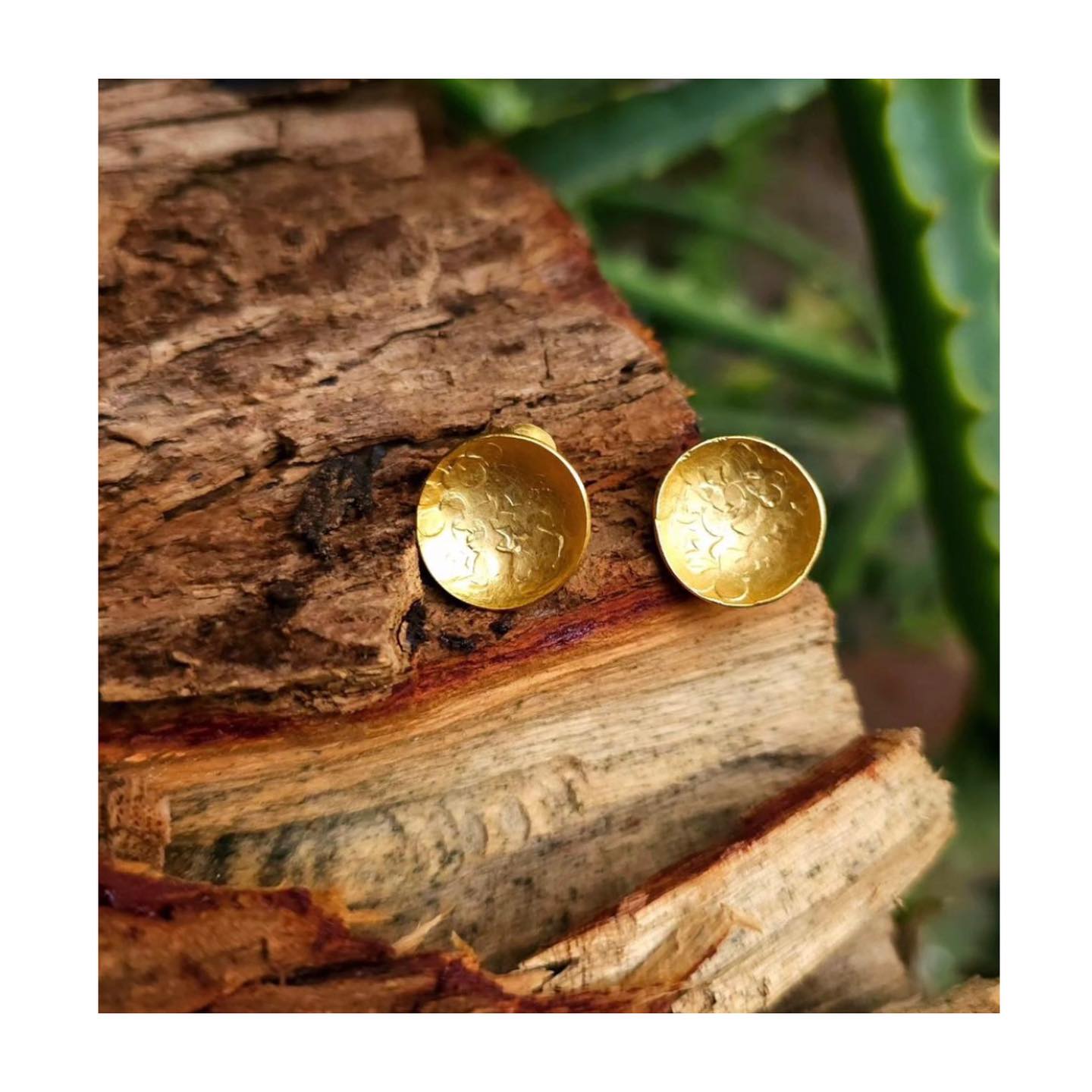 Gold Circle Stud Earrings