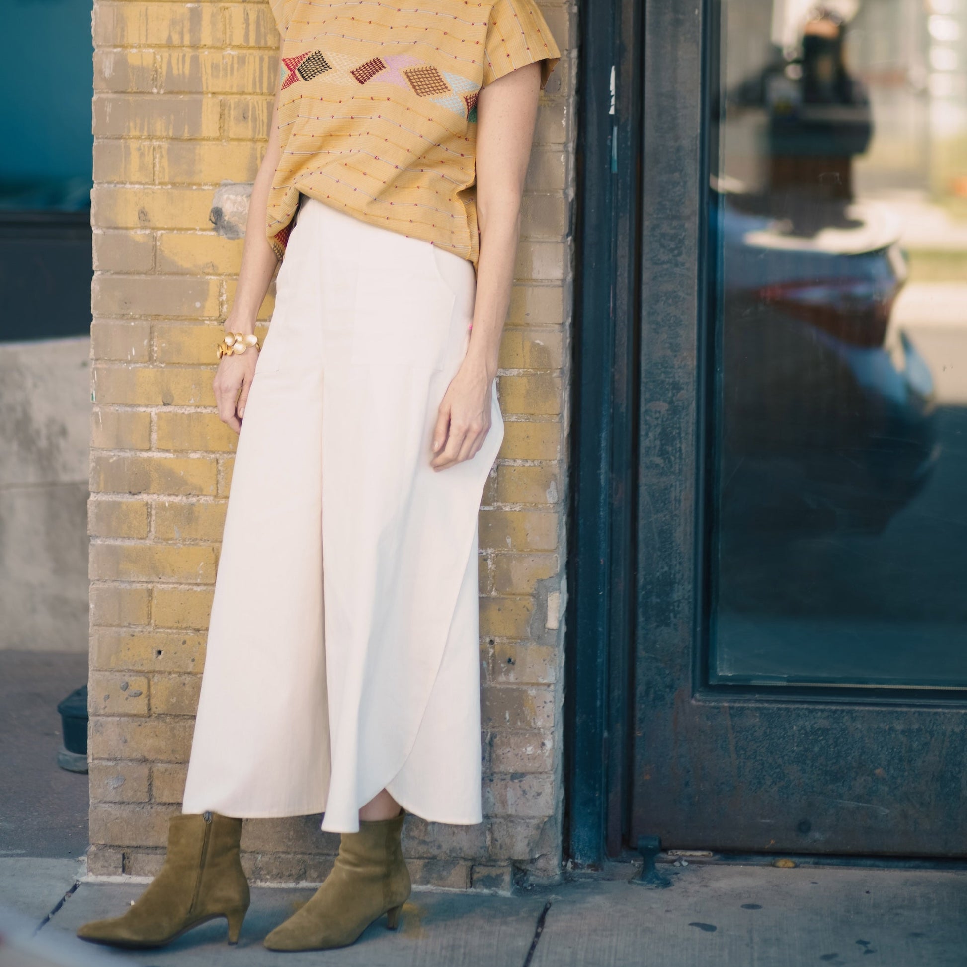 High-Rise Wide-Leg Split Linen Pants