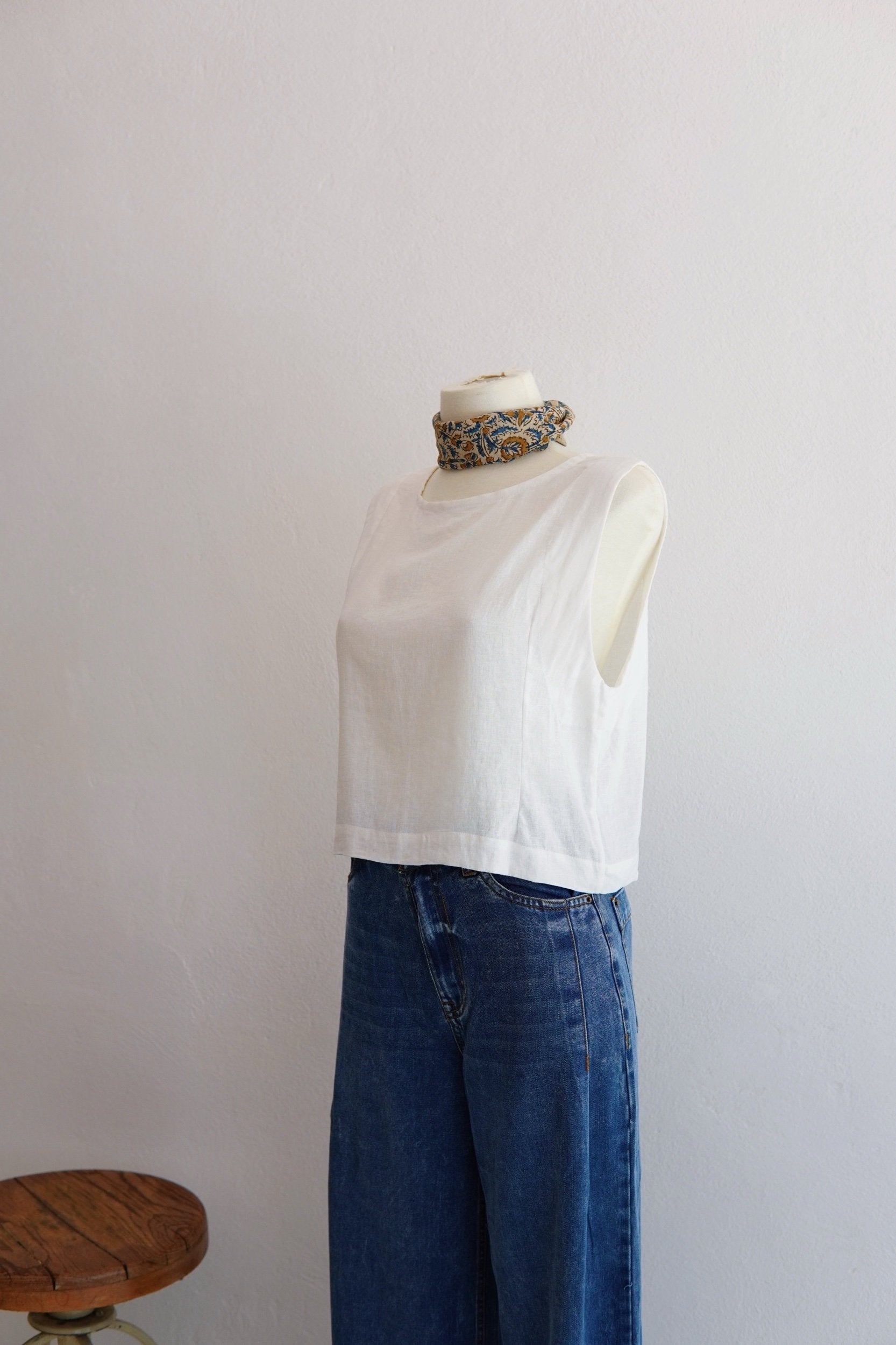 Button-back Top in Linen 