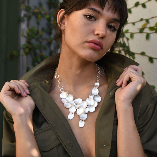 Textured Hammered Discs Pattern Necklace