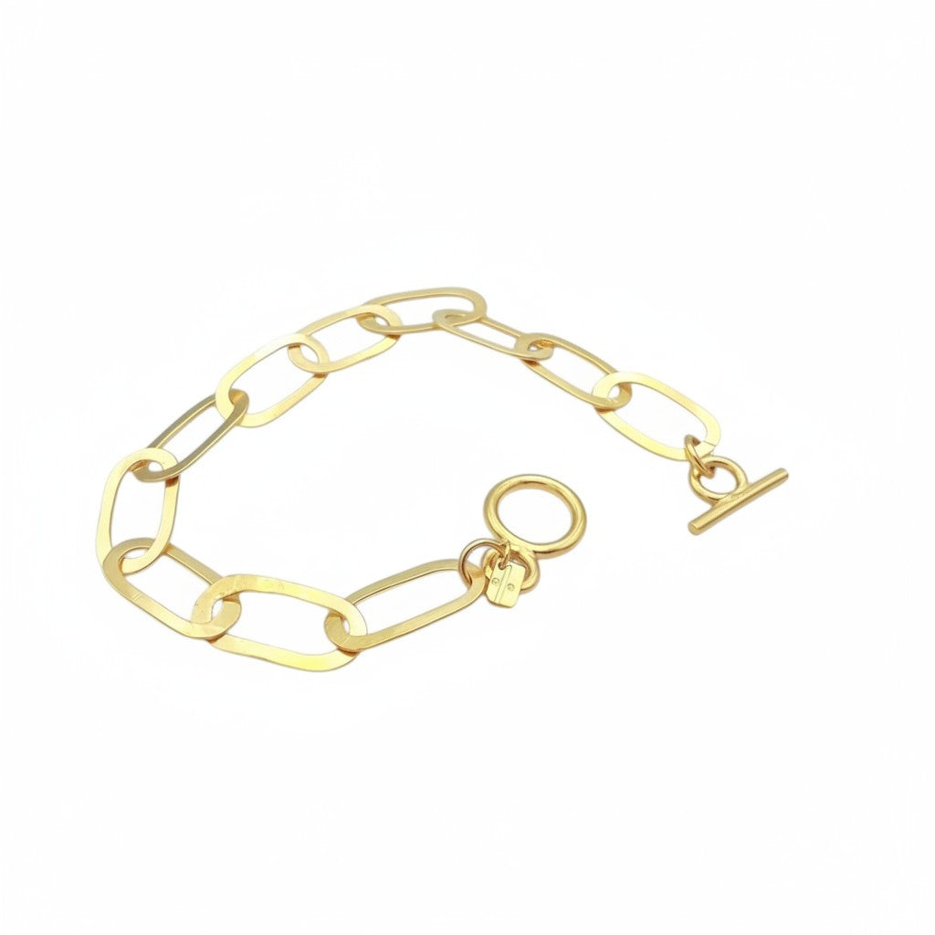 Handcrafted oval link chain bracelet in hammered bronze with gold or silver plating, chunky artisan bracelet with adjustable toggle clasp